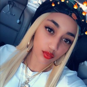 Meet your Posher, Edith